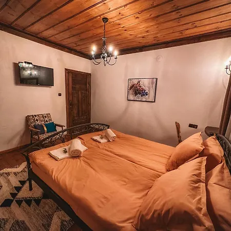 кътче * Leshten