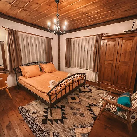 кътче * Leşten