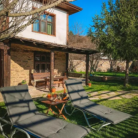 кътче Casa de Férias Leshten